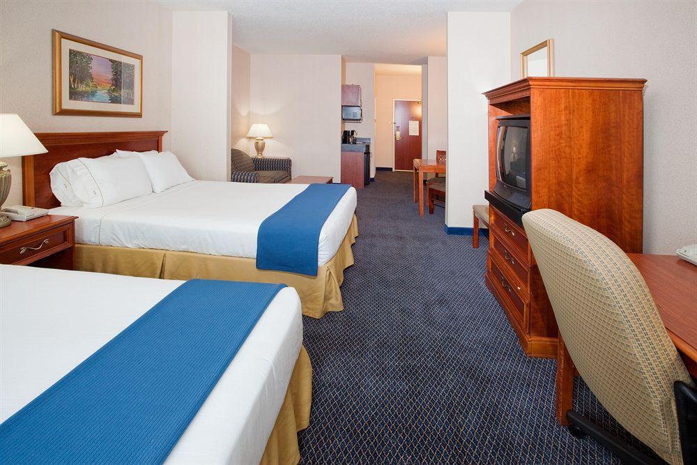 Holiday Inn Express Hotel & Suites Grand Rapids-North By Ihg Уолкер Номер фото