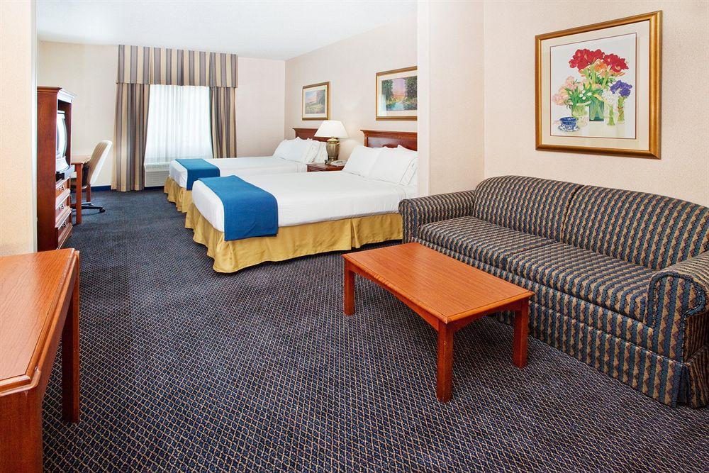 Holiday Inn Express Hotel & Suites Grand Rapids-North By Ihg Уолкер Номер фото