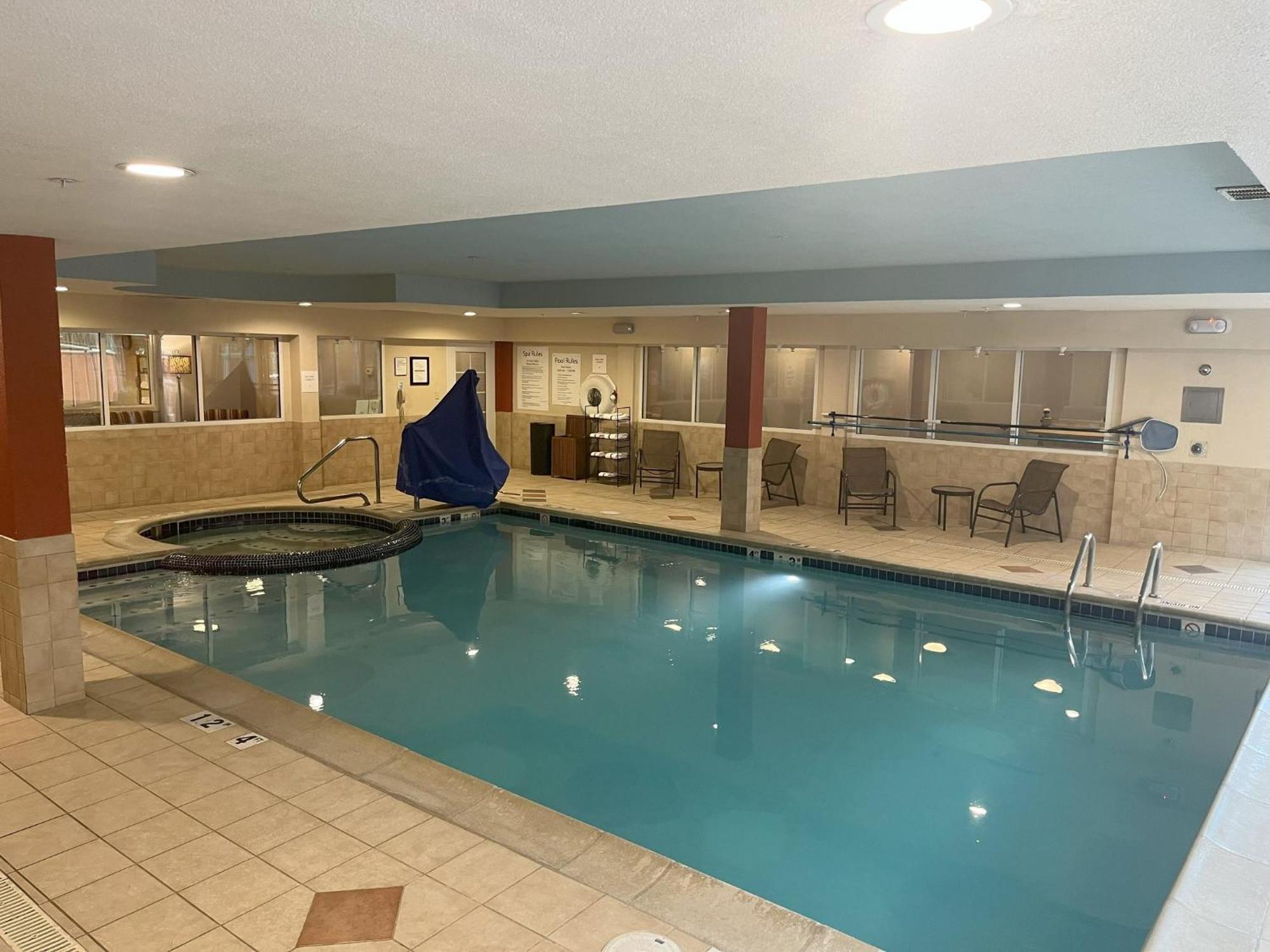 Holiday Inn Express Hotel & Suites Grand Rapids-North By Ihg Уолкер Экстерьер фото