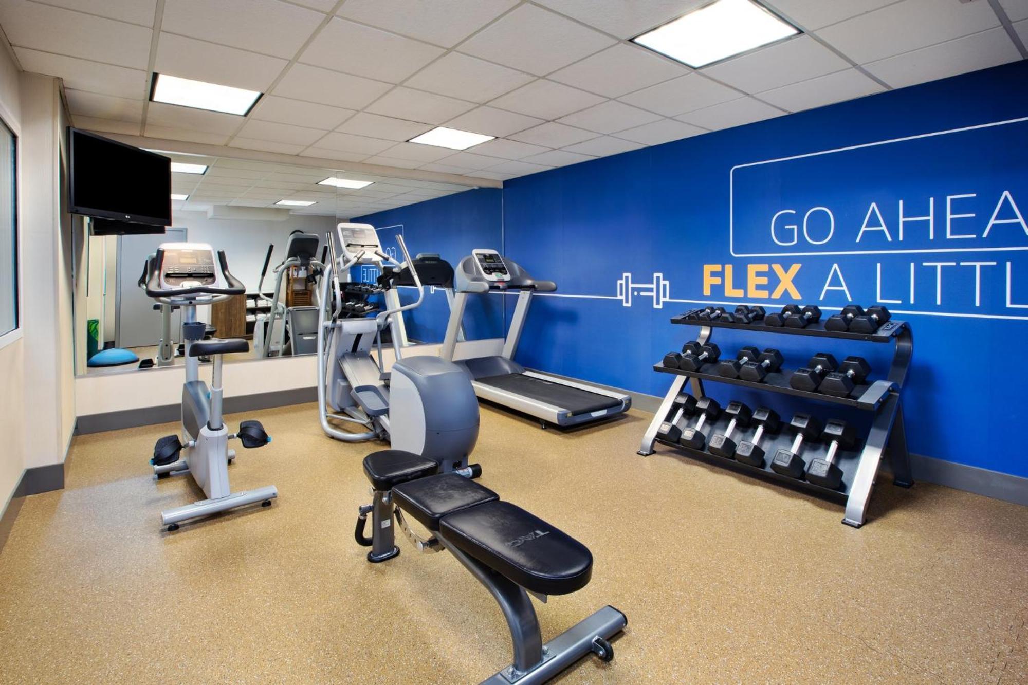Holiday Inn Express Hotel & Suites Grand Rapids-North By Ihg Уолкер Экстерьер фото