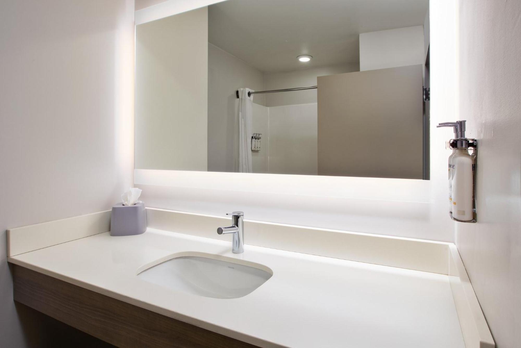 Holiday Inn Express Hotel & Suites Grand Rapids-North By Ihg Уолкер Экстерьер фото